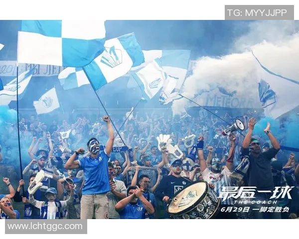 足球球星博主分享绿茵场内外故事带你感受激情与荣耀时刻